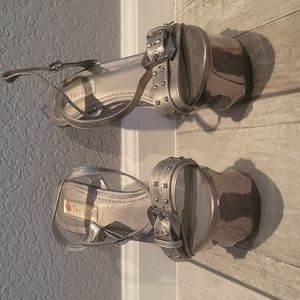 Two Lips Venus Pewter size 9 new in box. Some slight shelf wear, noted below